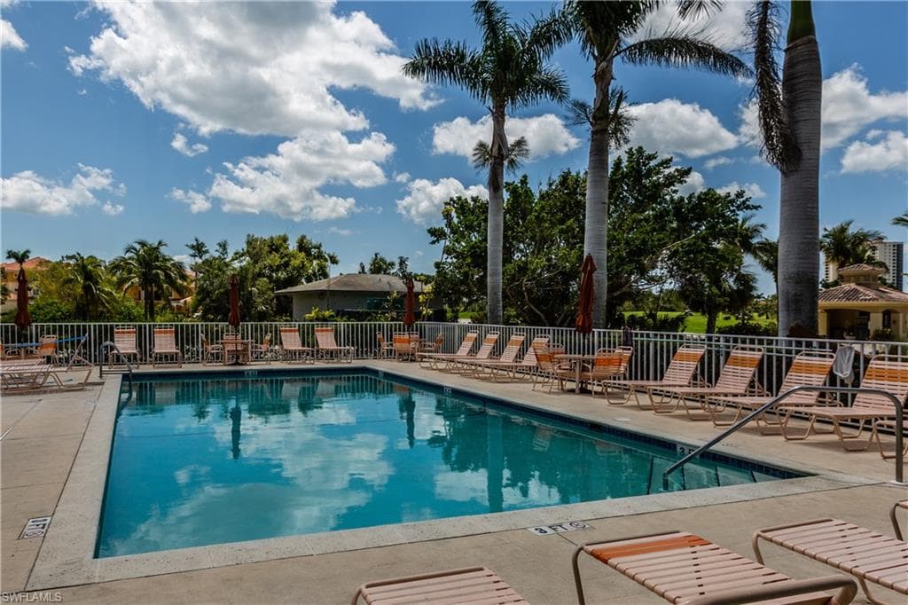 1036 Mainsail Dr 722, Naples, FL 34114-23