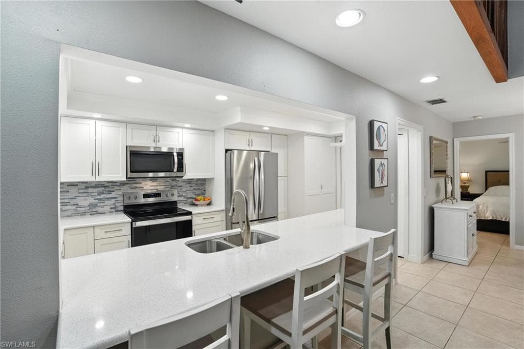 3380 Timberwood Cir, Naples, FL 34105-10