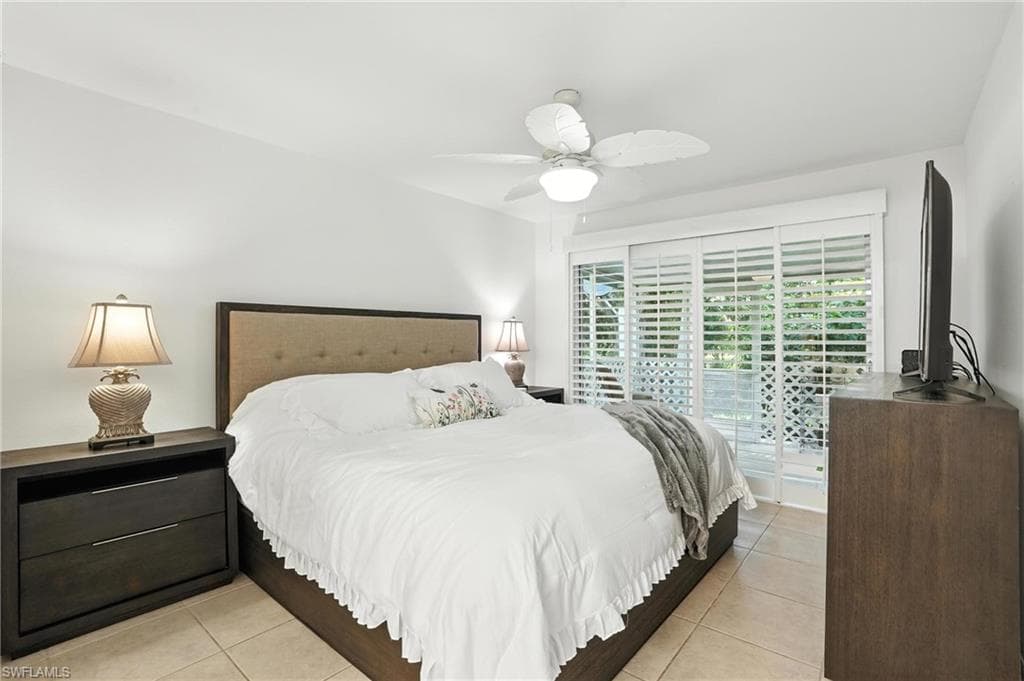 3380 Timberwood Cir, Naples, FL 34105-16