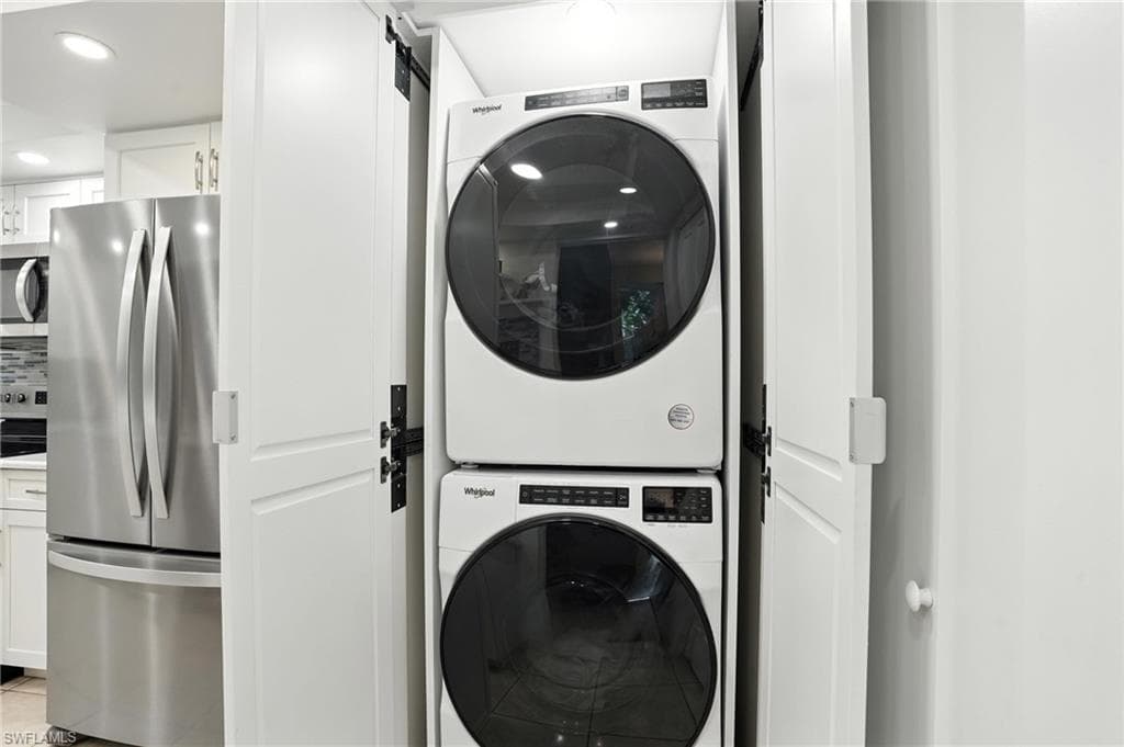 3380 Timberwood Cir, Naples, FL 34105-28
