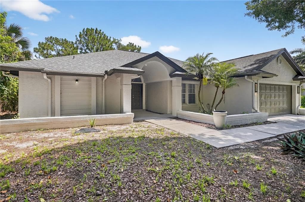 6035 Painted Leaf Ln, Naples, FL 34116-1