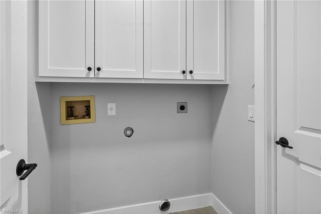 6035 Painted Leaf Ln, Naples, FL 34116-23