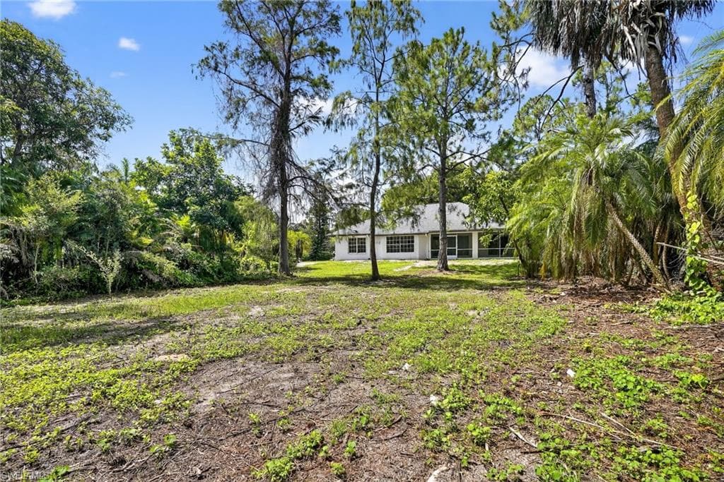 6035 Painted Leaf Ln, Naples, FL 34116-25