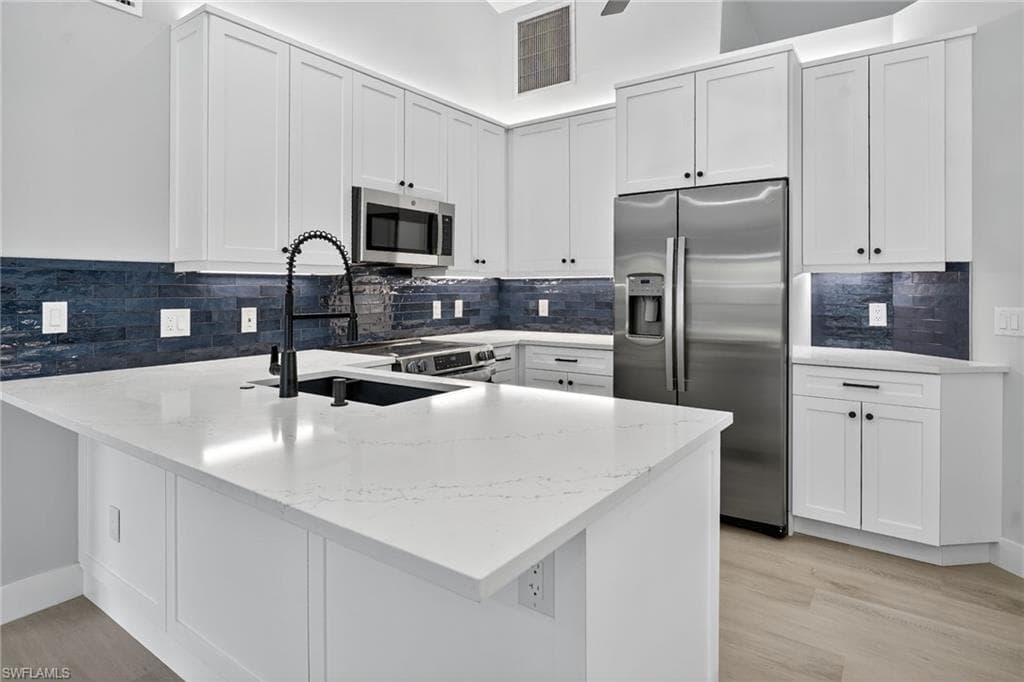 6035 Painted Leaf Ln, Naples, FL 34116-5