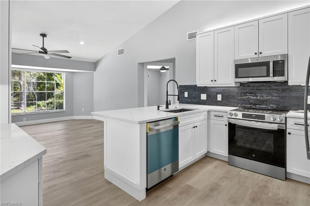 6035 Painted Leaf Ln, Naples, FL 34116-6