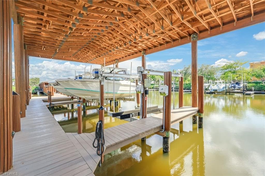 91 14th St S, Naples, FL 34102-14