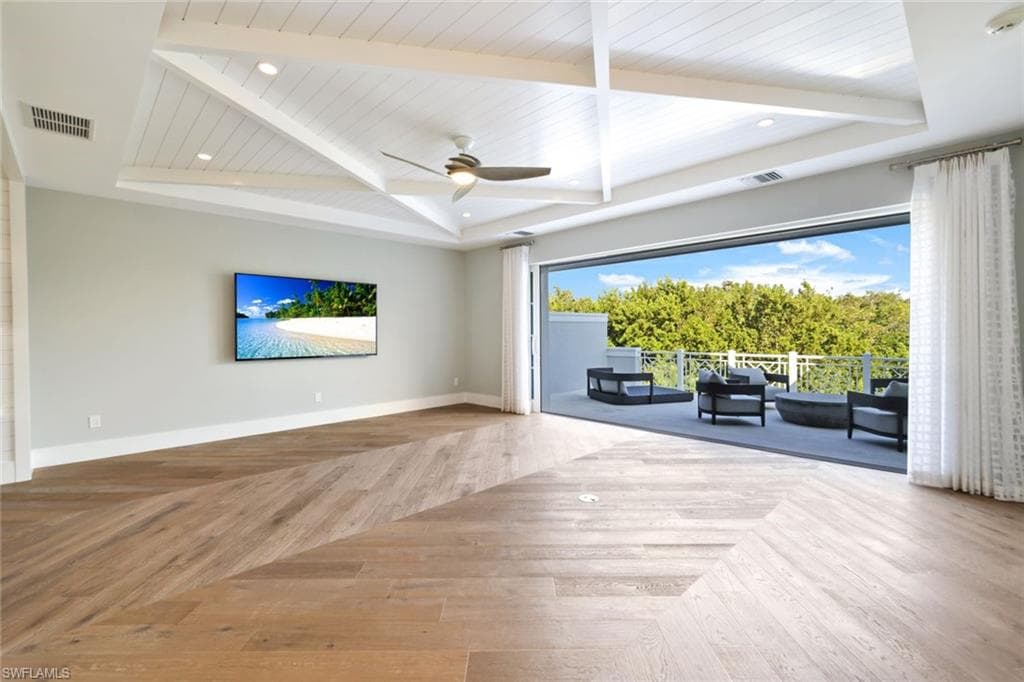 91 14th St S, Naples, FL 34102-16