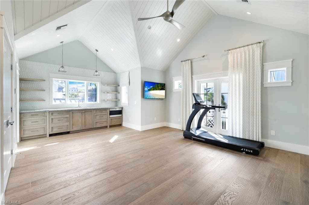 91 14th St S, Naples, FL 34102-21