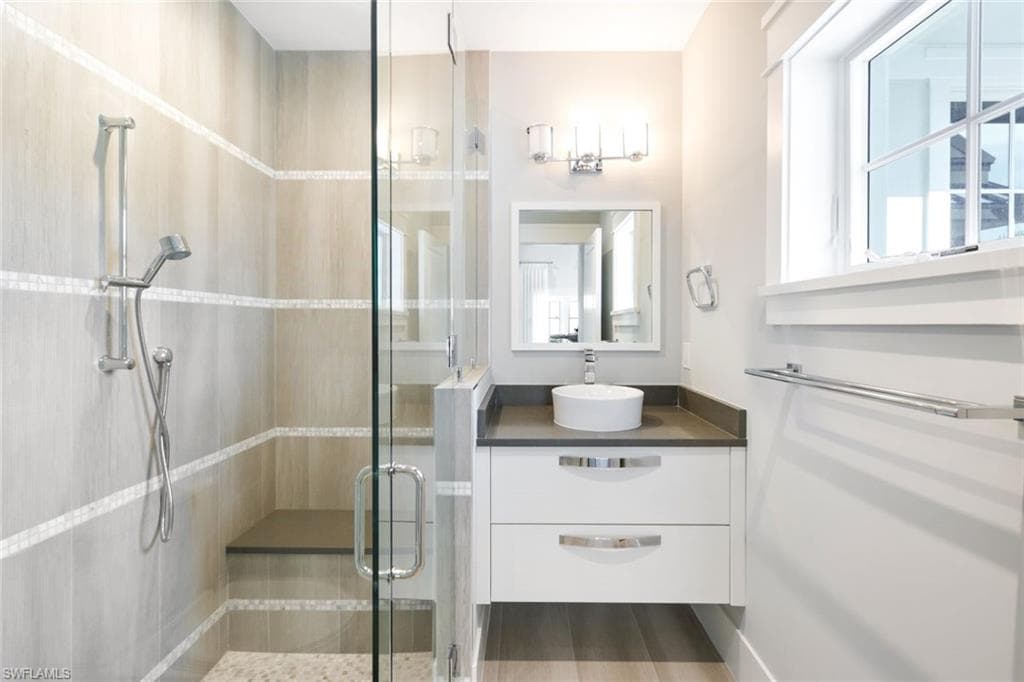 91 14th St S, Naples, FL 34102-23