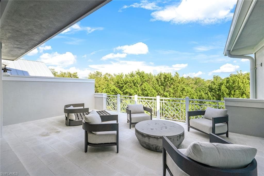 91 14th St S, Naples, FL 34102-36