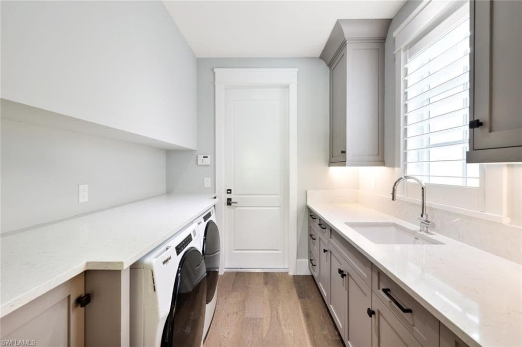 91 14th St S, Naples, FL 34102-37