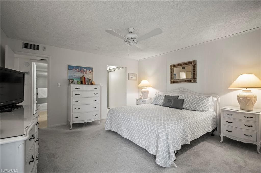 555 Park Shore Dr B212, Naples, FL 34103-30