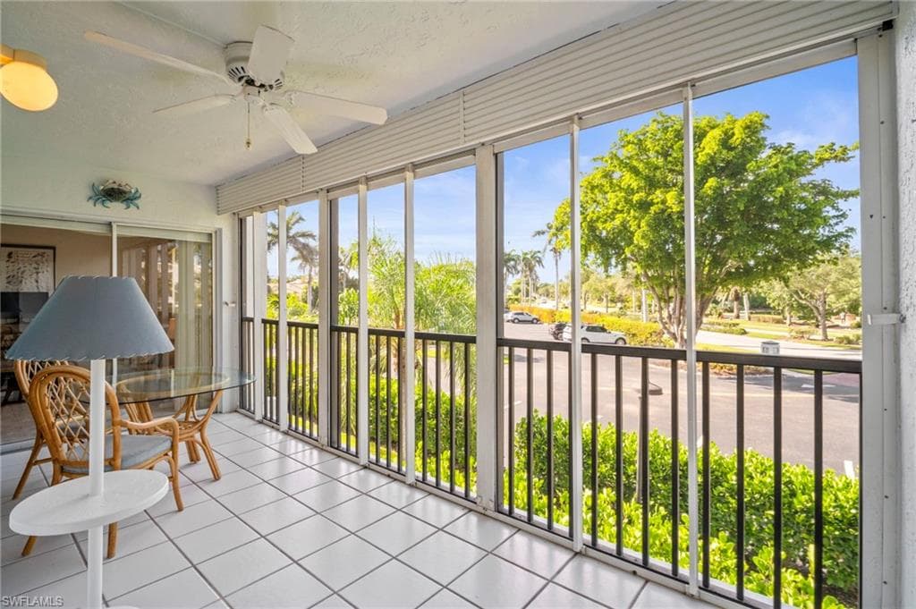 555 Park Shore Dr B212, Naples, FL 34103-36