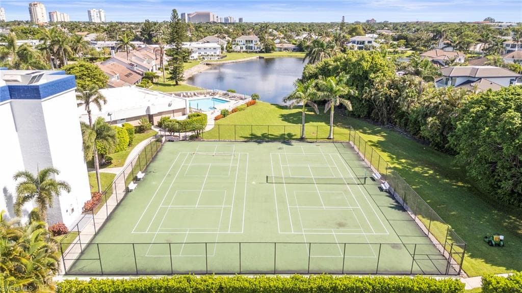 555 Park Shore Dr B212, Naples, FL 34103-41