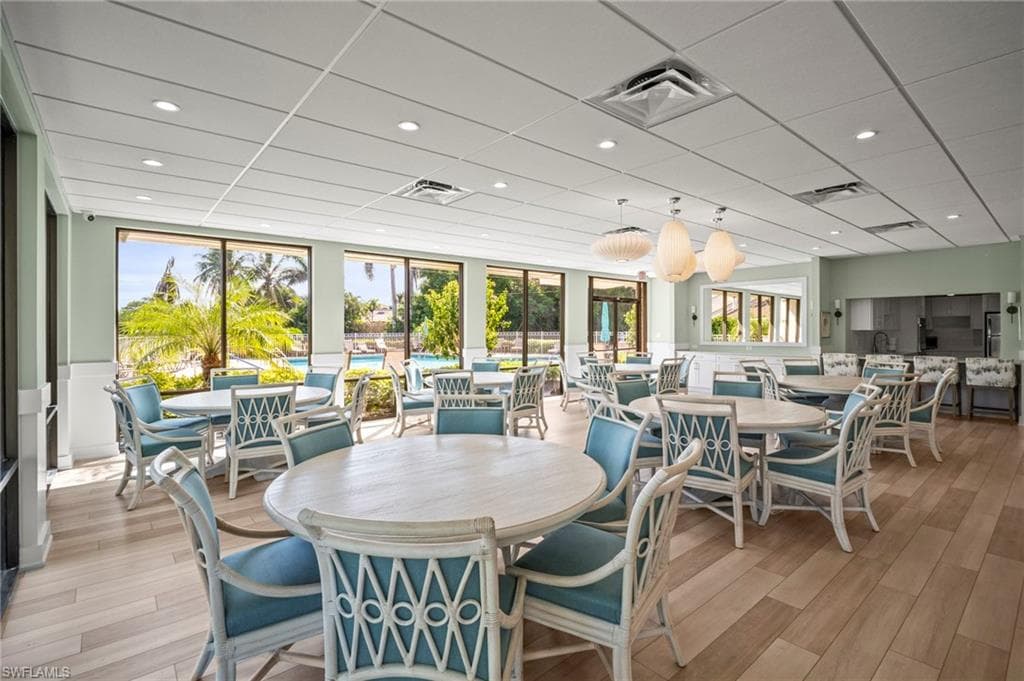 555 Park Shore Dr B212, Naples, FL 34103-47