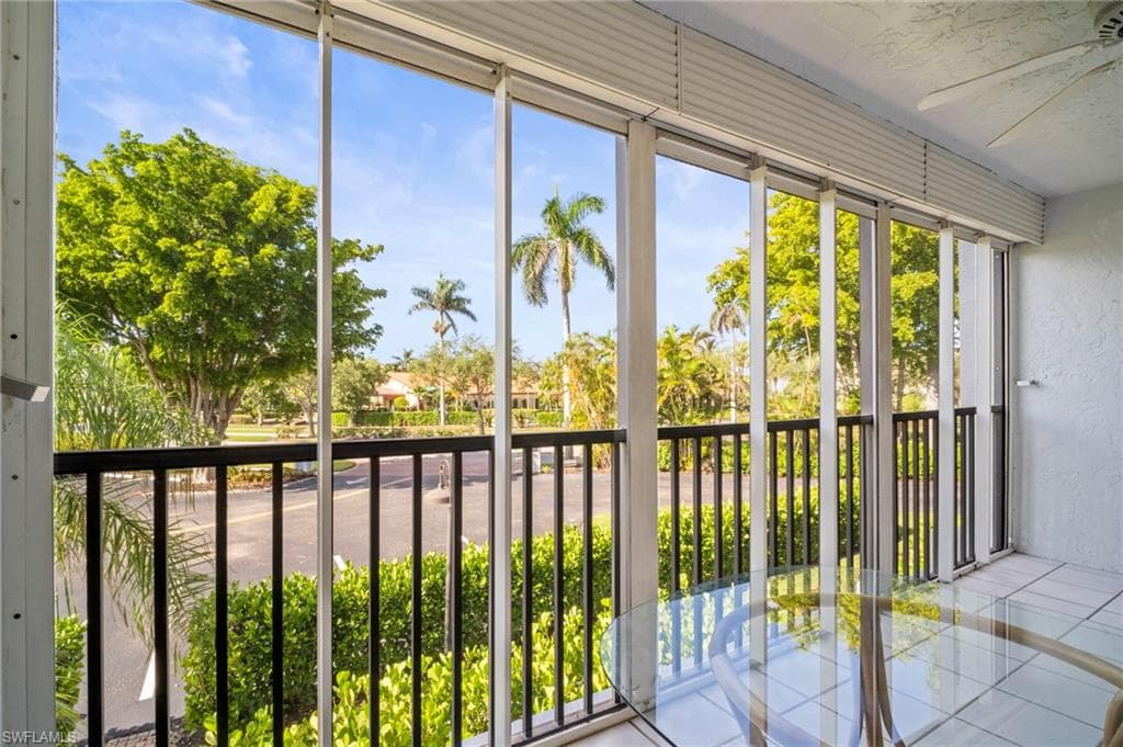 555 Park Shore Dr B212, Naples, FL 34103-4