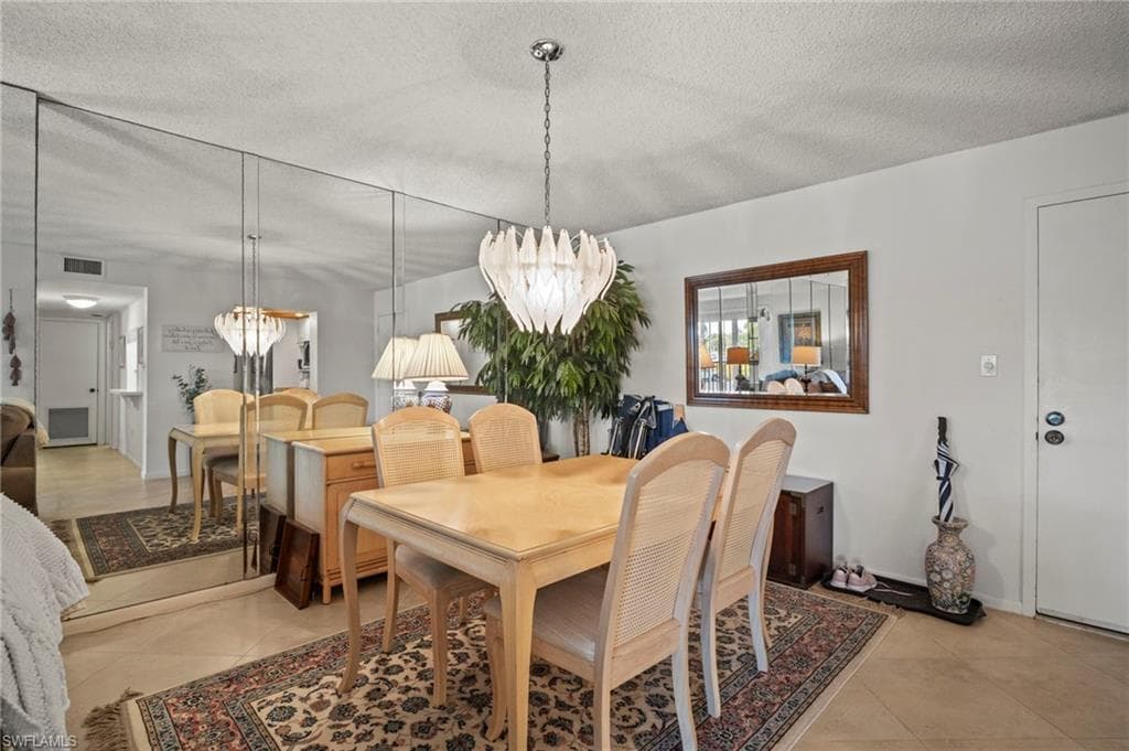 555 Park Shore Dr B212, Naples, FL 34103-7