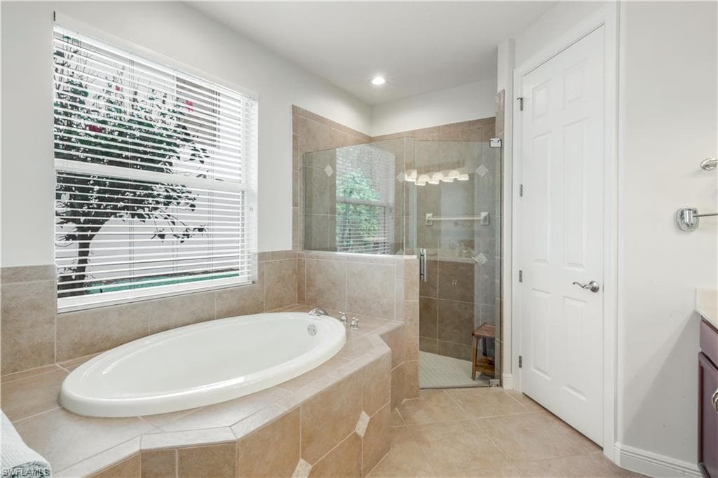 12719 Aviano Dr, Naples, FL 34105-11