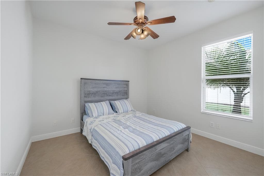 12719 Aviano Dr, Naples, FL 34105-22