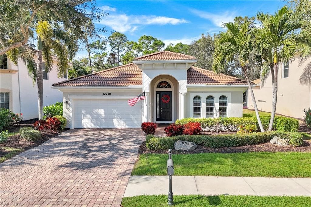 12719 Aviano Dr, Naples, FL 34105-3