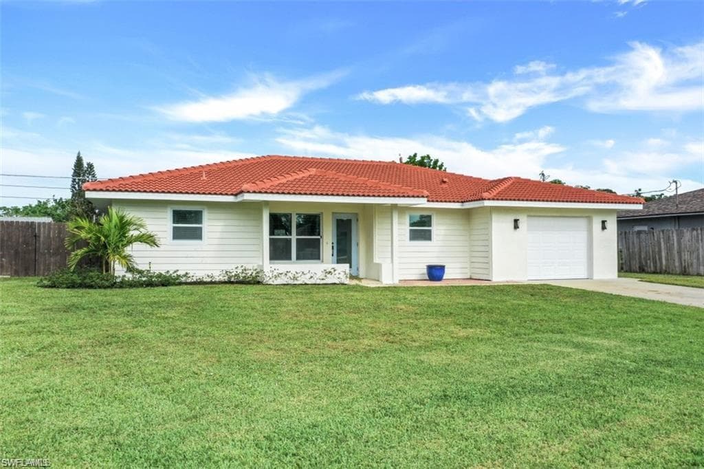 9807 Kentucky St, Bonita Springs, FL 34135-1