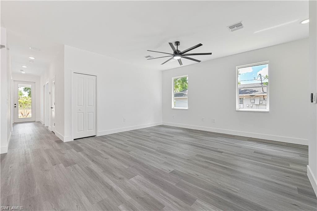 2045 Carver Ave, Fort Myers, FL 33916-10