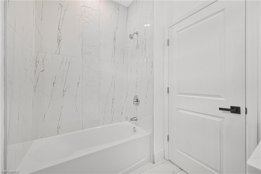 2045 Carver Ave, Fort Myers, FL 33916-17