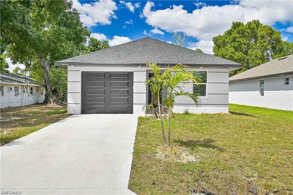 2045 Carver Ave, Fort Myers, FL 33916-1