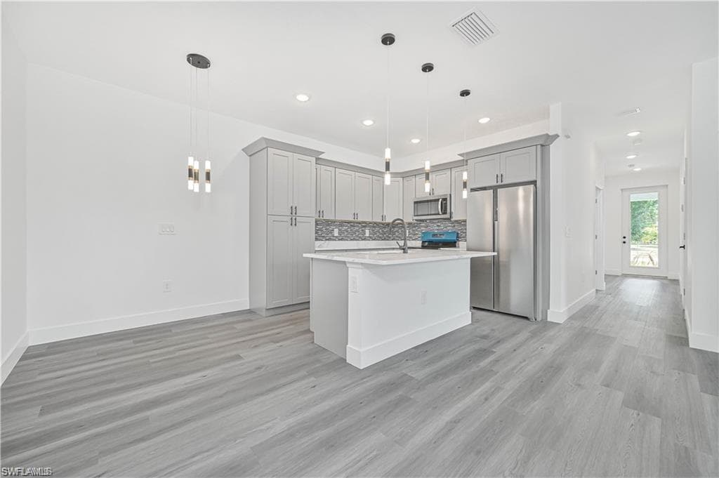 2045 Carver Ave, Fort Myers, FL 33916-7