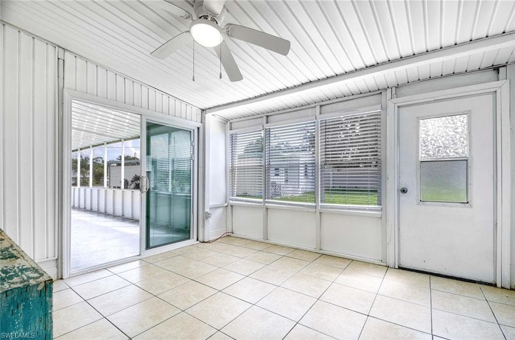 9 Sonderhen Cir, Naples, FL 34114-13