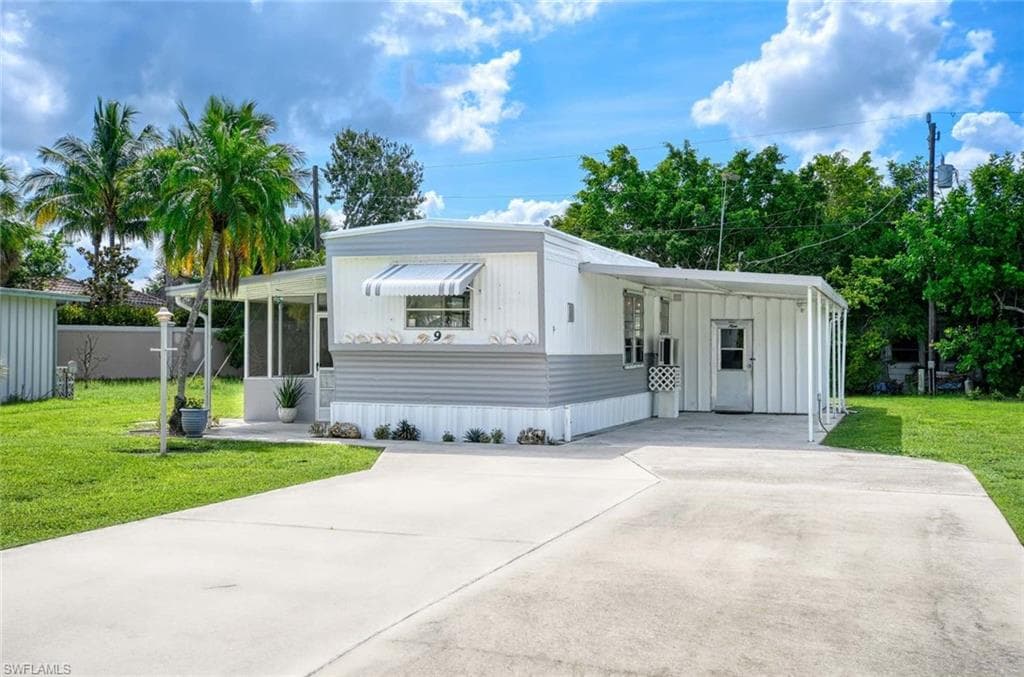 9 Sonderhen Cir, Naples, FL 34114-21