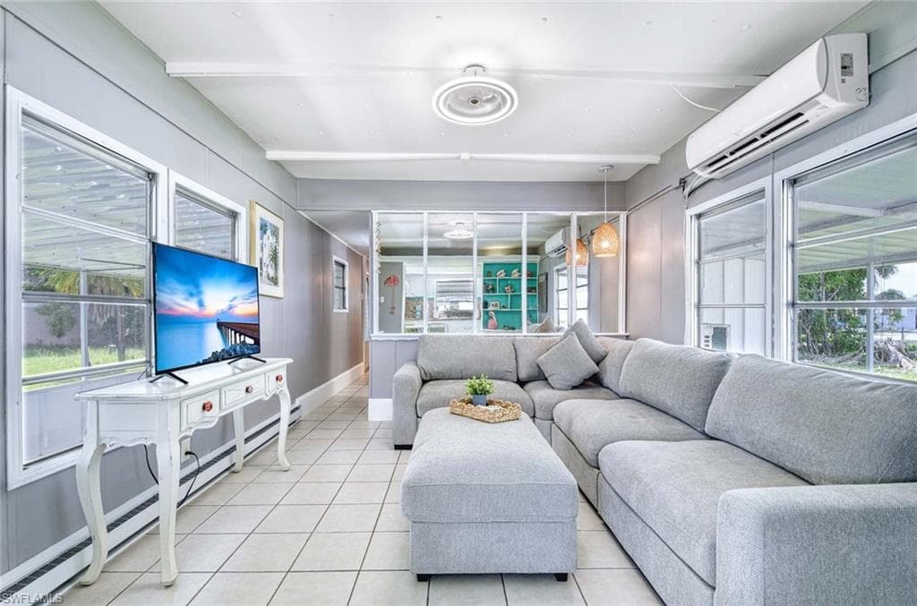 9 Sonderhen Cir, Naples, FL 34114-4