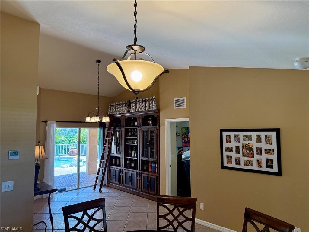 711 Pine Vale Dr, Naples, FL 34104-9
