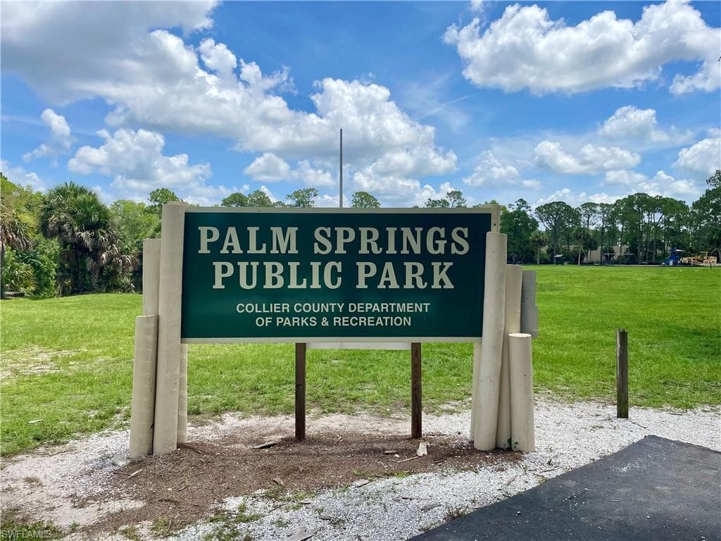 711 Pine Vale Dr, Naples, FL 34104-25