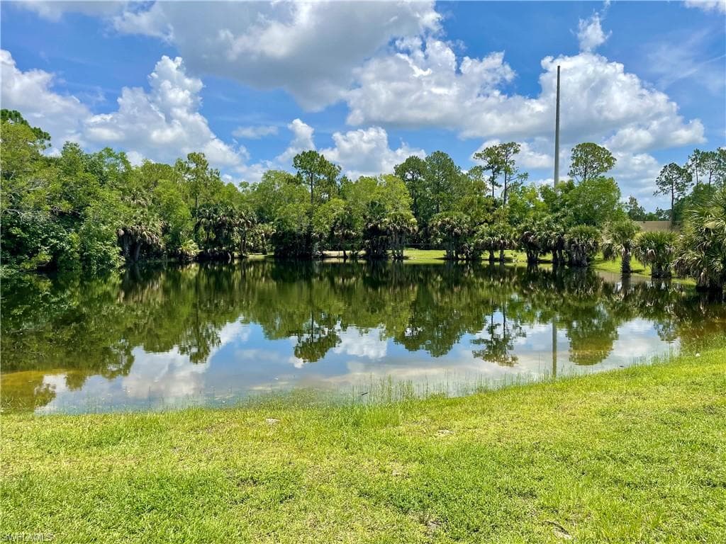 711 Pine Vale Dr, Naples, FL 34104-26