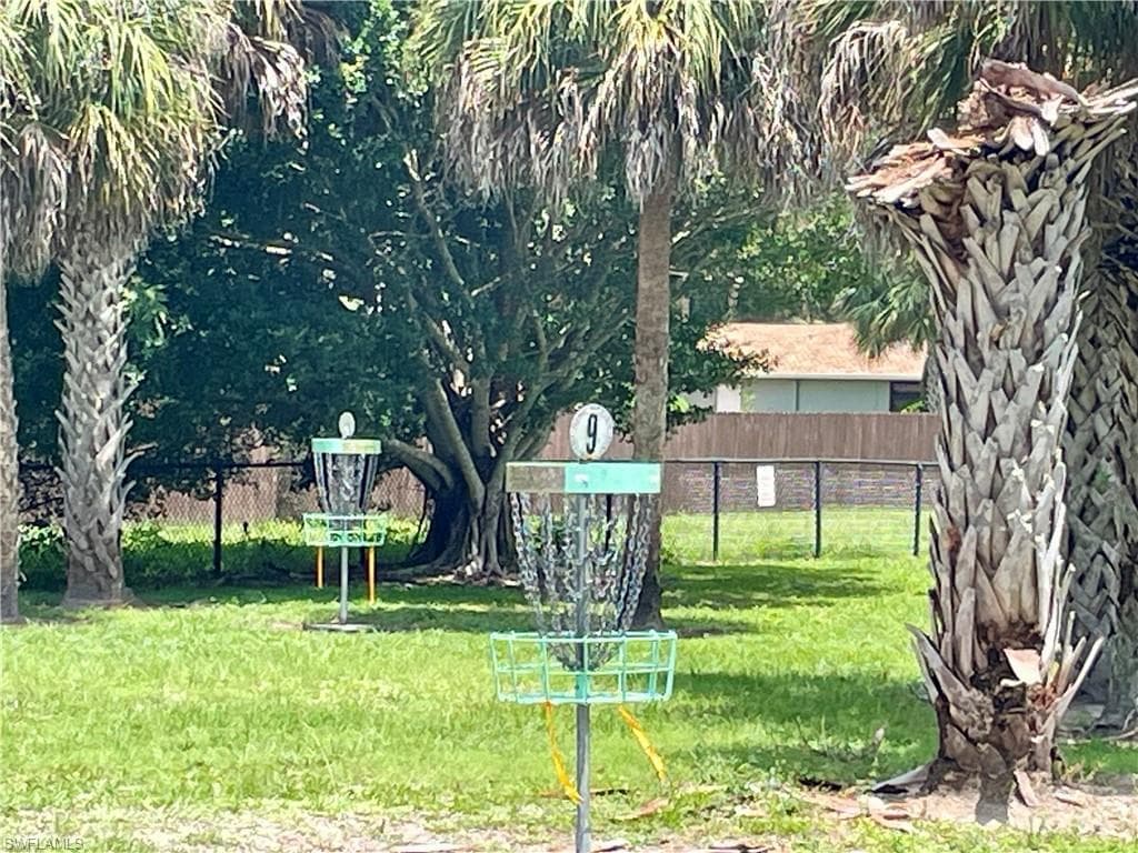 711 Pine Vale Dr, Naples, FL 34104-27