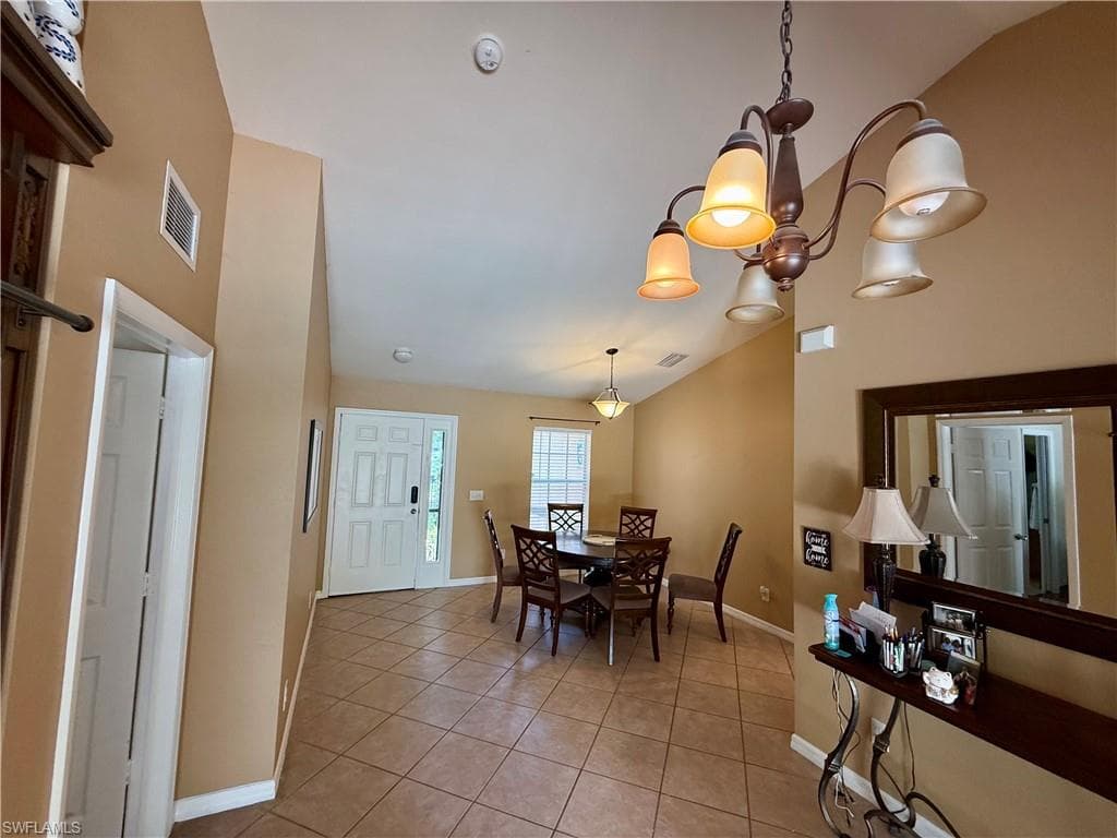 711 Pine Vale Dr, Naples, FL 34104-8