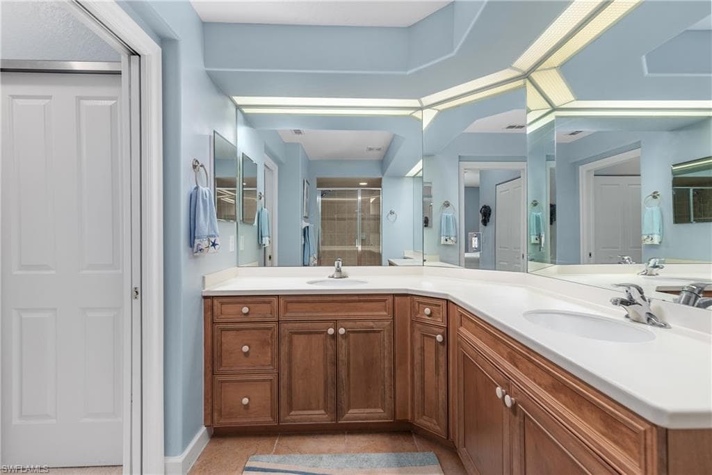 8641 Piazza Del Lago Cir 104, Estero, FL 33928-17