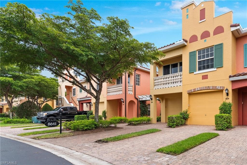 8641 Piazza Del Lago Cir 104, Estero, FL 33928-1
