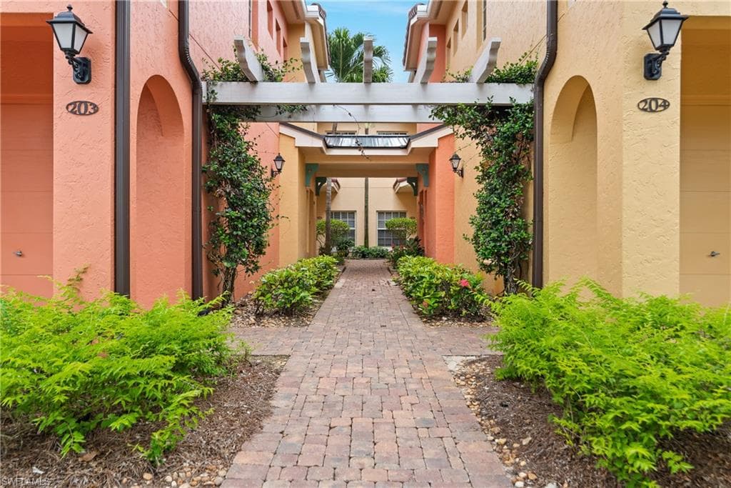 8641 Piazza Del Lago Cir 104, Estero, FL 33928-3