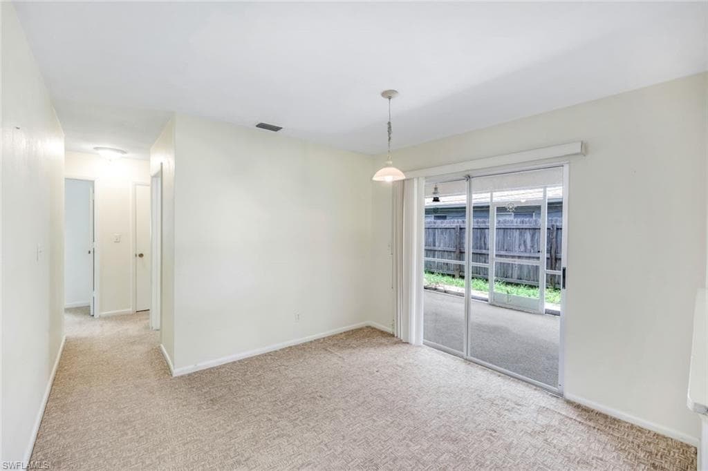 552 95th Ave N, Naples, FL 34108-12