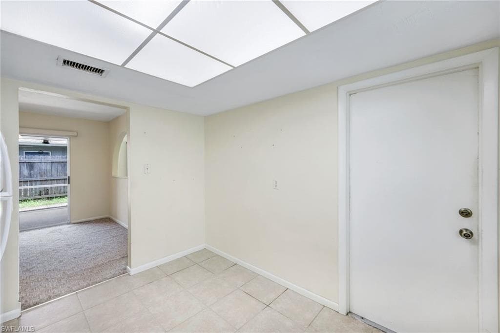552 95th Ave N, Naples, FL 34108-17