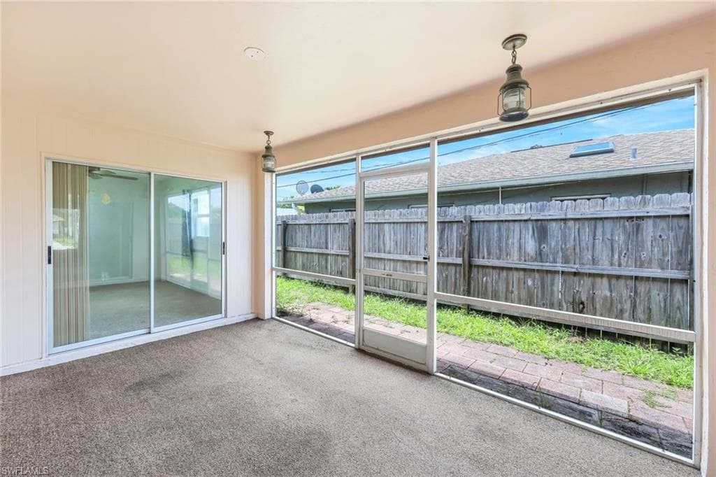 552 95th Ave N, Naples, FL 34108-22