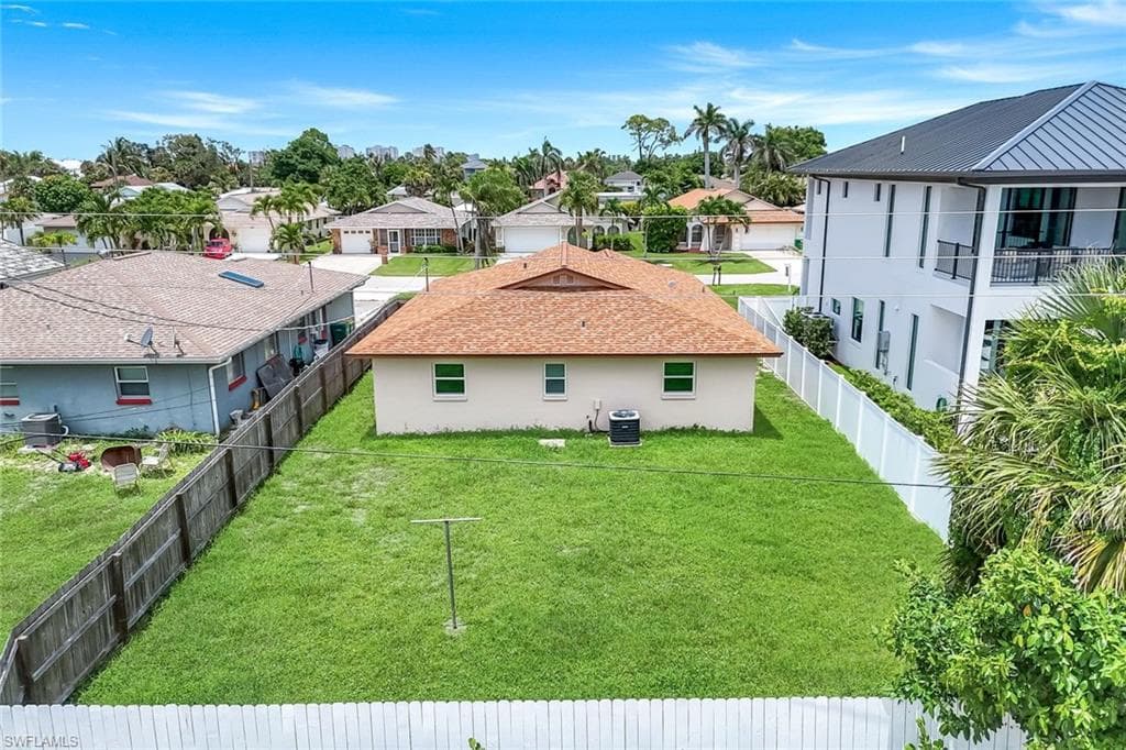 552 95th Ave N, Naples, FL 34108-23