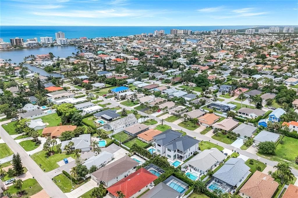 552 95th Ave N, Naples, FL 34108-28