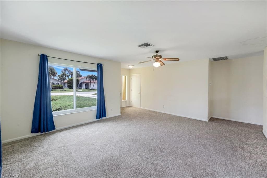 552 95th Ave N, Naples, FL 34108-7