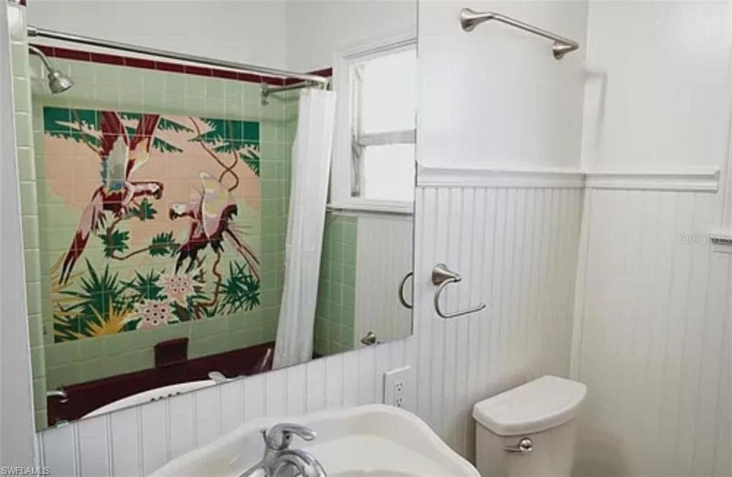 1761 Siesta Dr, Sarasota, FL 34239-11