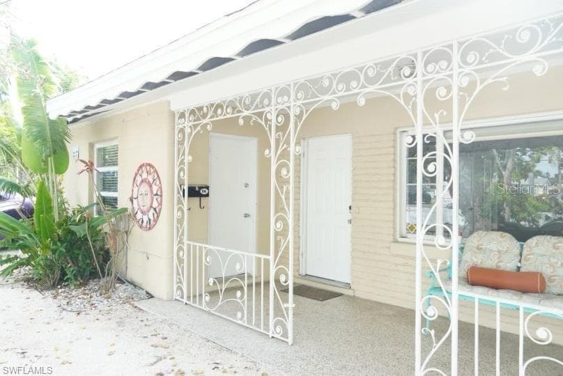 1761 Siesta Dr, Sarasota, FL 34239-15