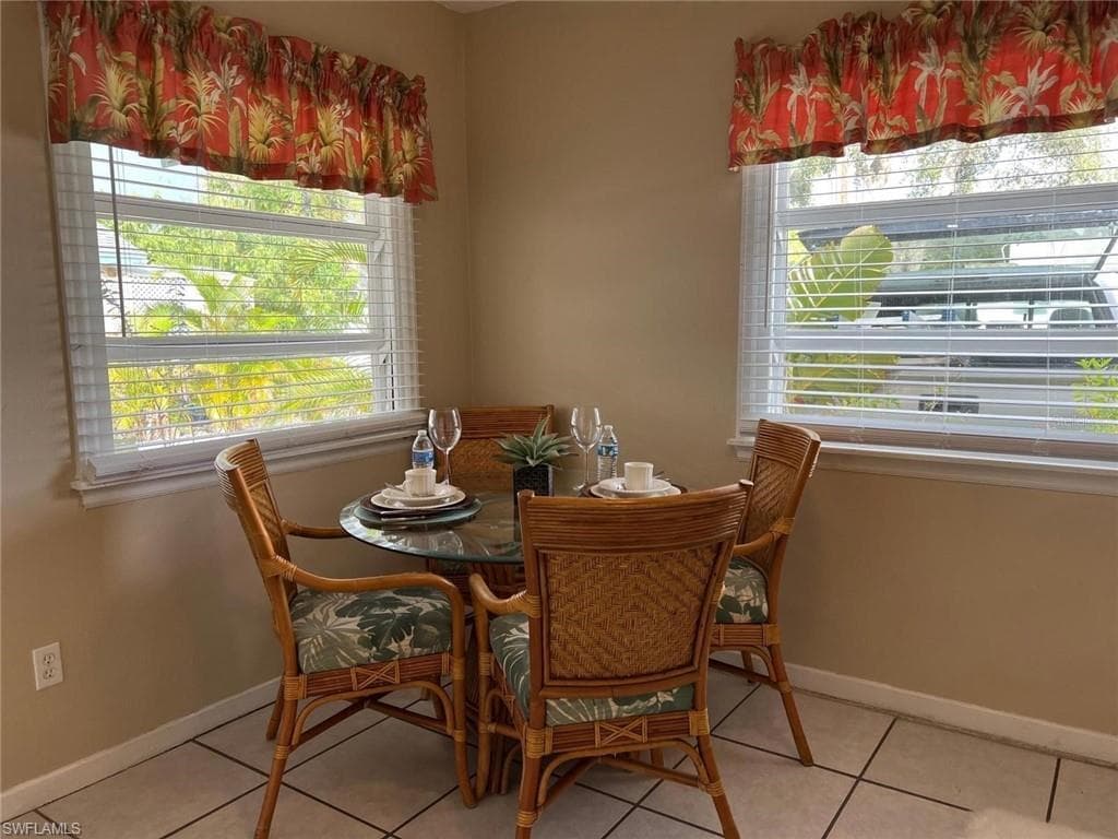 1761 Siesta Dr, Sarasota, FL 34239-22