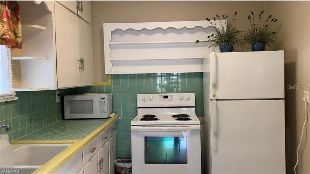 1761 Siesta Dr, Sarasota, FL 34239-23